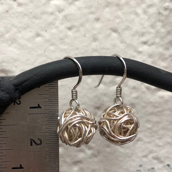 Silver wire ball dangle earrings - Picture 2 of 4